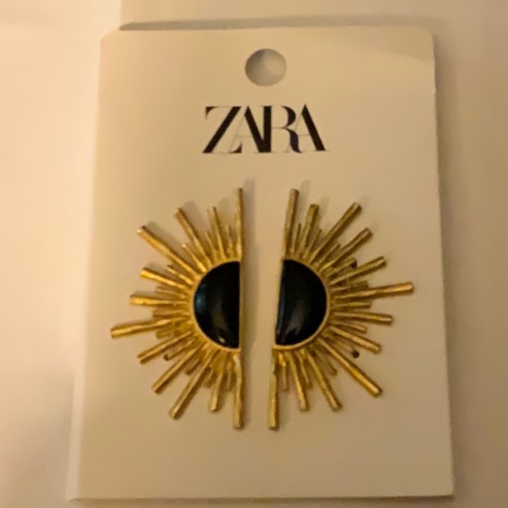 Zara Sun Radiant Gold Tone and Black Earrings. NWT.❣️❣️❣️